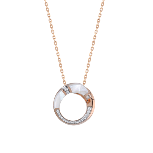 Picture of Angelina's necklace